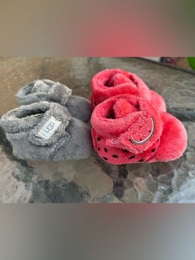 2 pairs of Baby Uggs both size 0/1